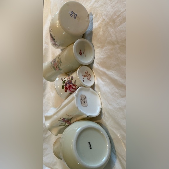 🌷All 5 Floral Vases For One $-Unique & Perfect- When 1 Sells this Listings Gone - Picture 5 of 16